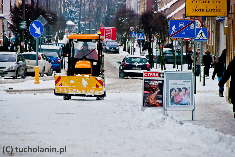 Pierwszy śnieg w mieście (ZDJĘCIA)