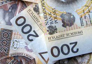 Straciła 50 tysięcy złotych, bo uwierzyła oszustom