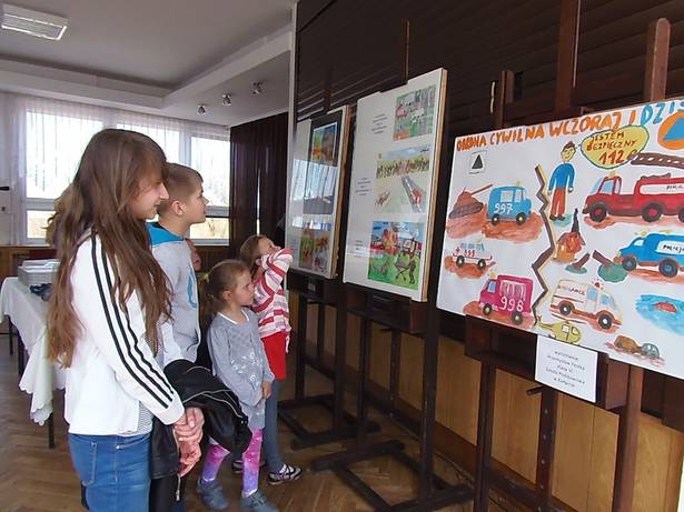 Burmistrz Tucholi nagrodził najlepsze prace w konkursie obrony cywilnej (ZDJĘCIA)