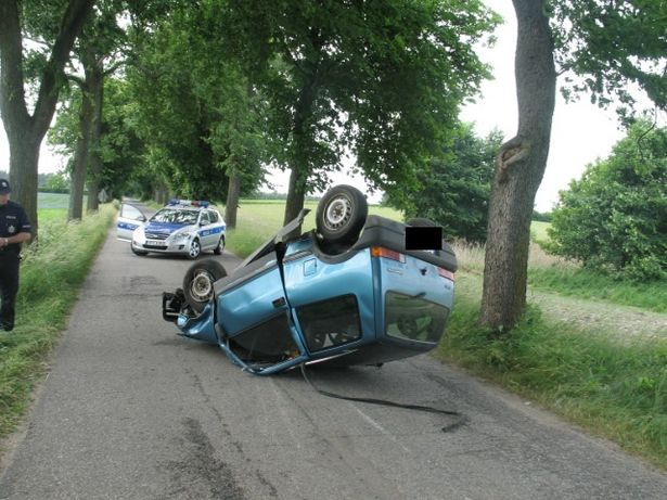 Dachował cinquecento