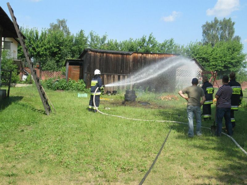 Zapaliła się smoła w beczce
