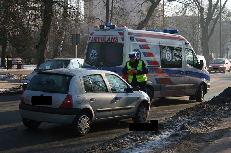 Potrącił 88-latkę na przejściu