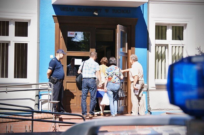 Bomby w urzędach skarbowych? (ZDJĘCIA)