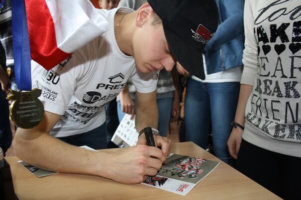 Spotkania z Szymonem Woźniakiem – absolwentem Nowodworka