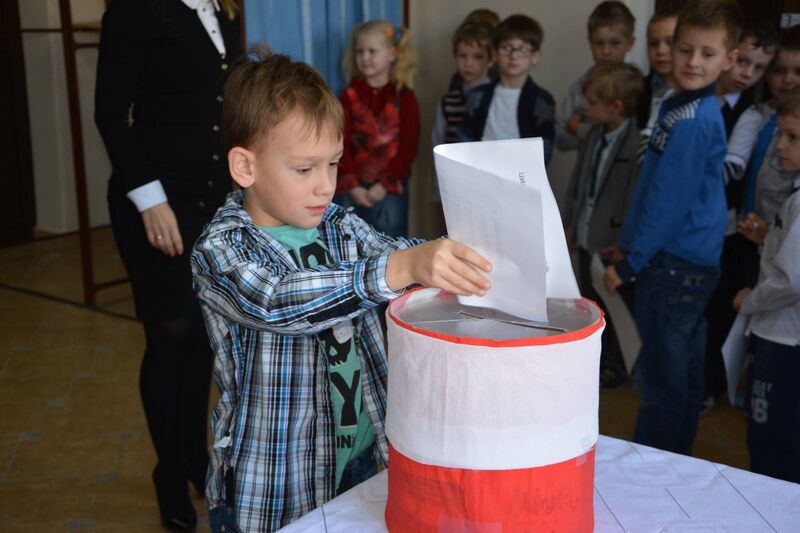 Lekcja demokracji w Małej Szkole w Klonowie (ZDJĘCIA)