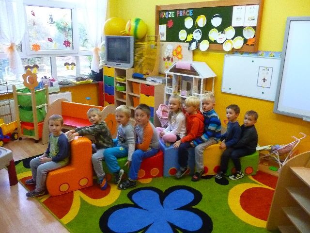 Meble, sprzęt elektroniczny, zabawki dla przedszkoli