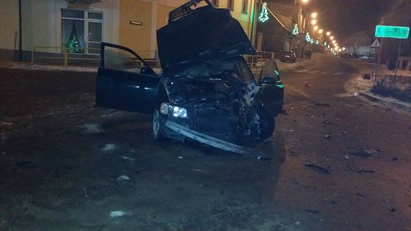 Potrącił auto i uciekł (ZDJĘCIA)