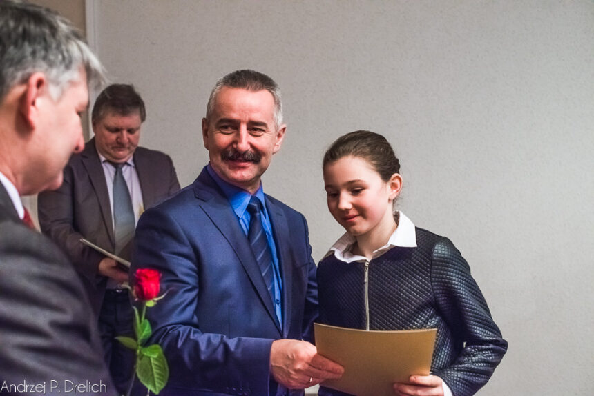 Gmina Tuchola doceniła najzdolniejszych uczniów (ZDJĘCIA)