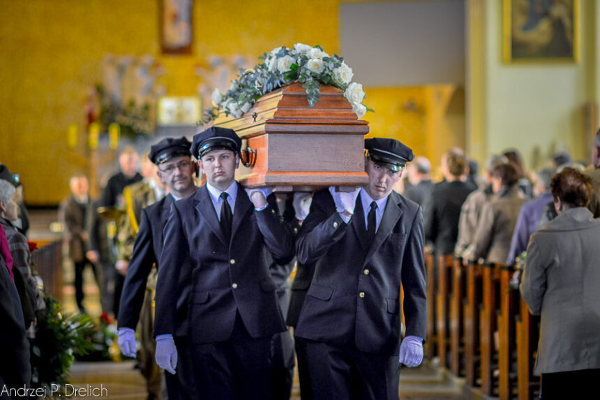 Ostatnia droga Piotra Grzywacza (ZDJĘCIA)