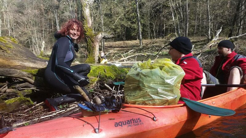 100 worków śmieci wyciągniętych z Brdy (ZDJĘCIA)