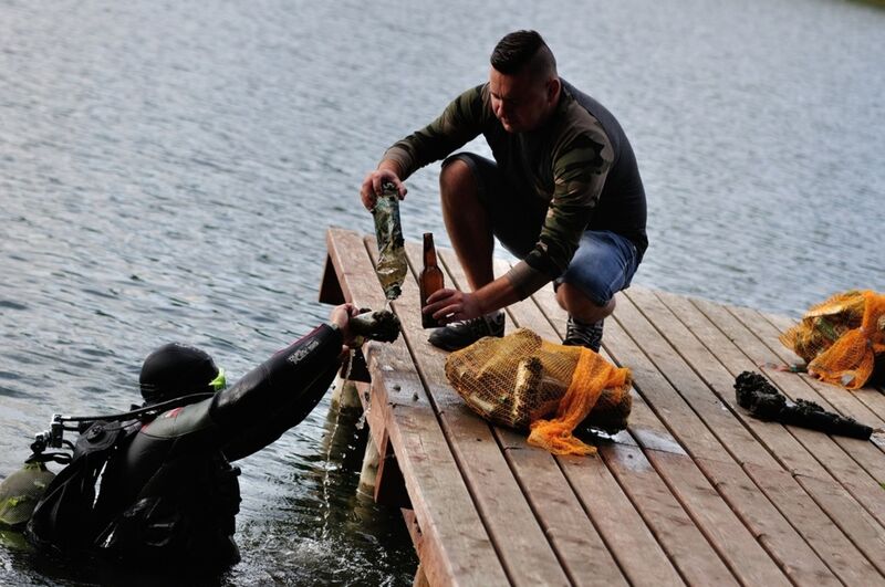 Ponad 150 kg śmieci wyciągnięto z jeziora Środkowego