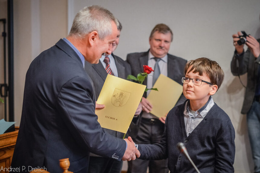 Kto zasłużył na stypendia od burmistrza? (ZDJĘCIA)