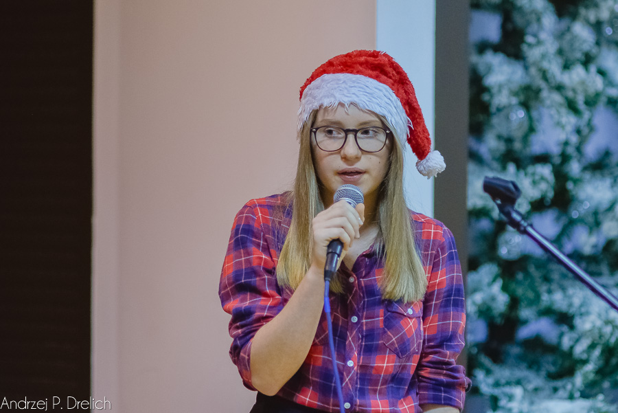 Śpiewali kolędy i piosenki świąteczne po angielsku i niemiecku (ZDJĘCIA)