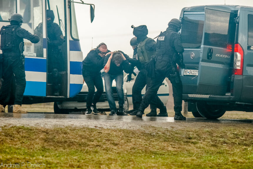 Antyterroryści w Tucholi (ZDJĘCIA)