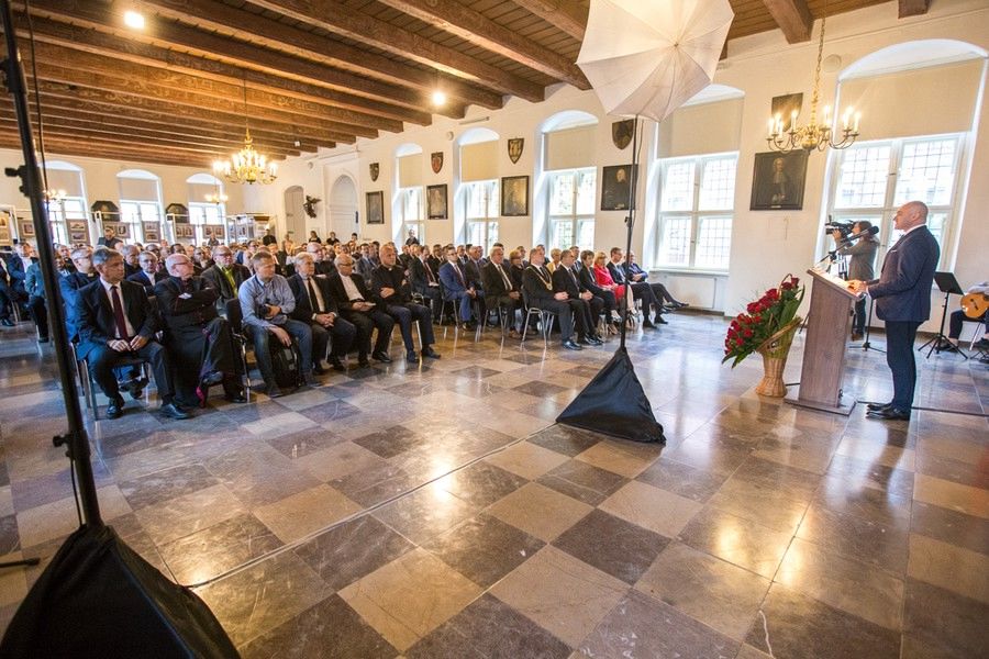 Samorządowcy z certyfikatami od marszałka
