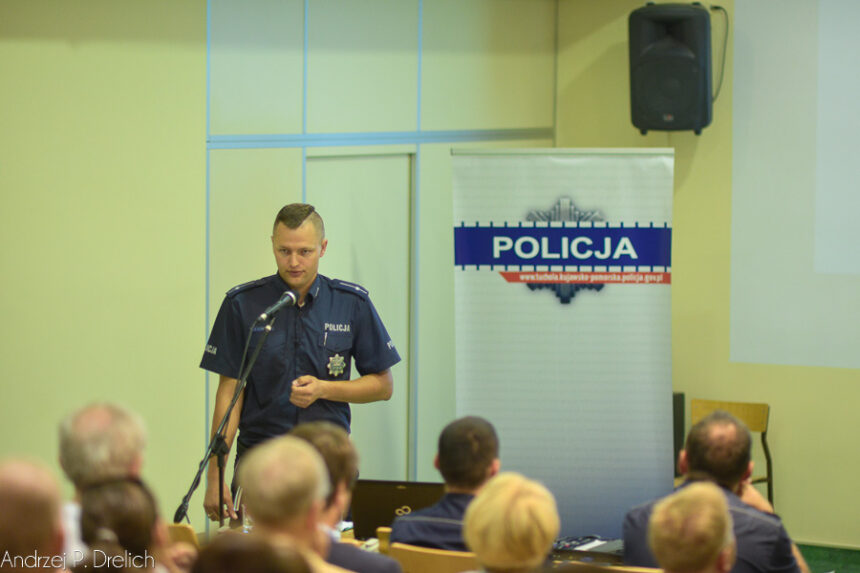 KIERUJĄCY, CZY PIESZY?