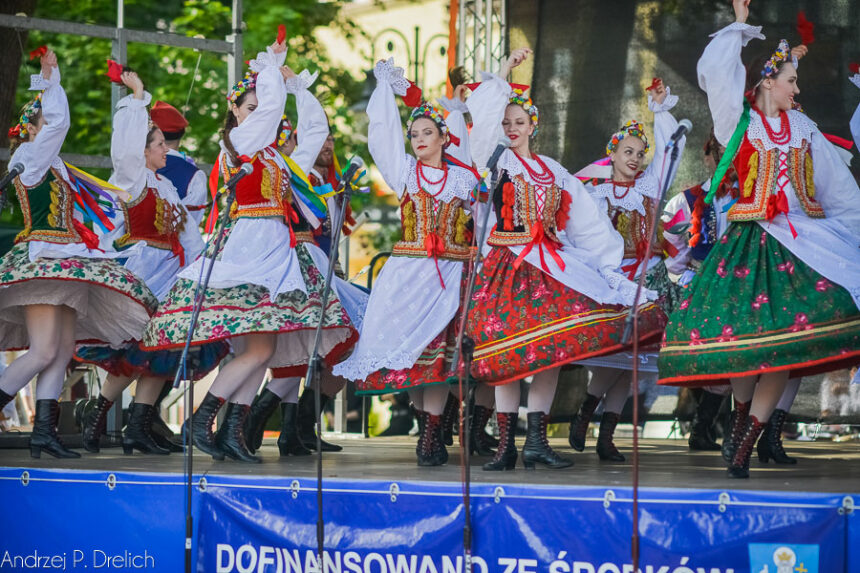 Koncert na tucholskim rynku (ZDJĘCIA)