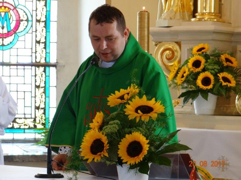 Pożegnanie i powitanie księży w parafii Wielki Mędromierz