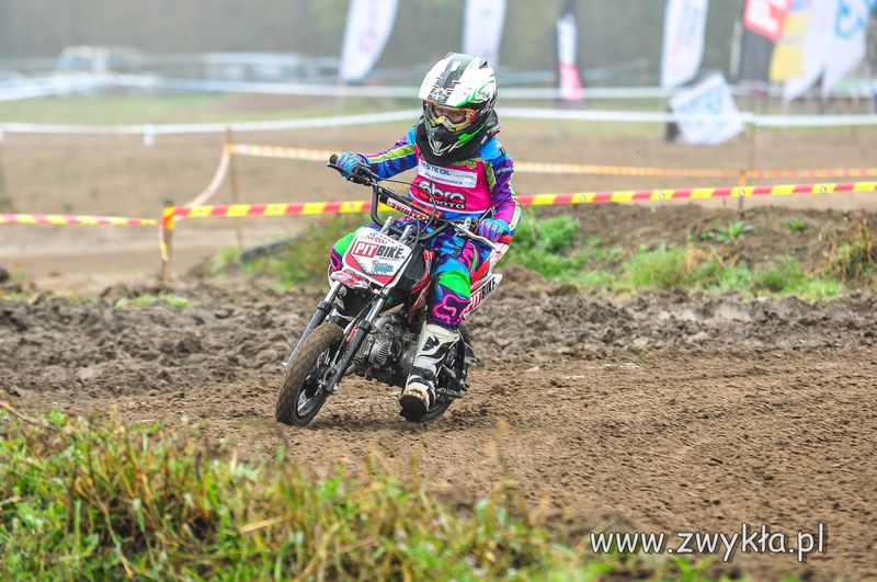 Tosia z Cekcyna startowała w zawodach PITBIKE (ZDJĘCIA)