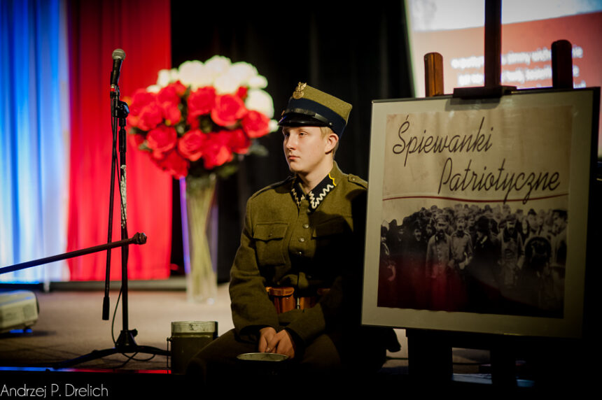 Śpiewanki patriotyczne na Święto Niepodległości (ZDJĘCIA)