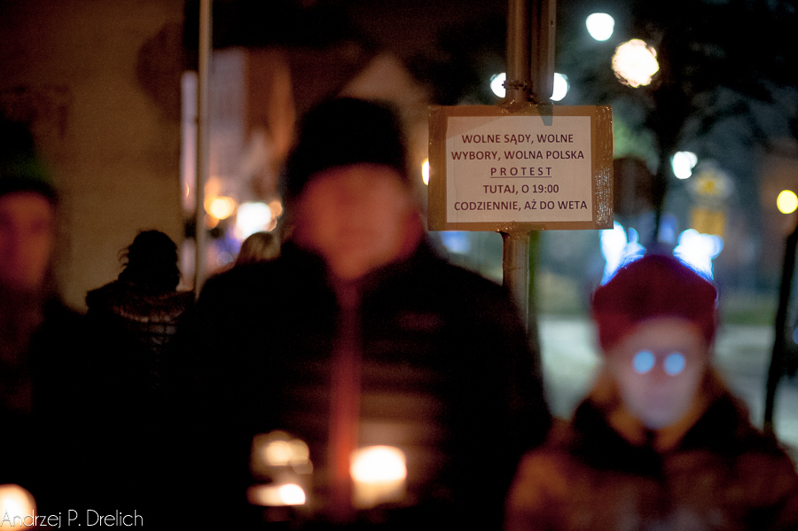 Demonstracja pod Sądem Rejonowym w Tucholi (ZDJĘCIA)