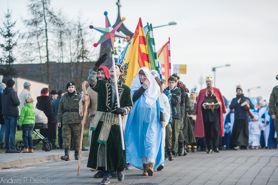 Tuchola świętowała Objawienie Pańskie – Orszak Trzech Króli przeszedł ulicami miasta (ZDJĘCIA)