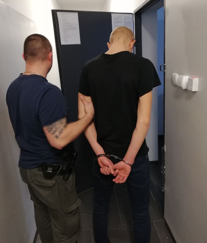 Dwóch sprawców z narkotykami