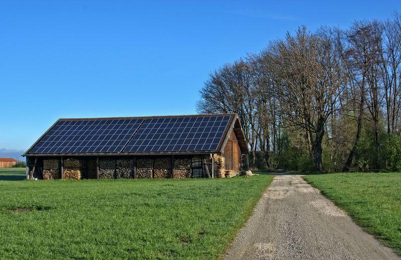 Instalacje fotowoltaiczne – program dofinansowania do 85 % inwestycji