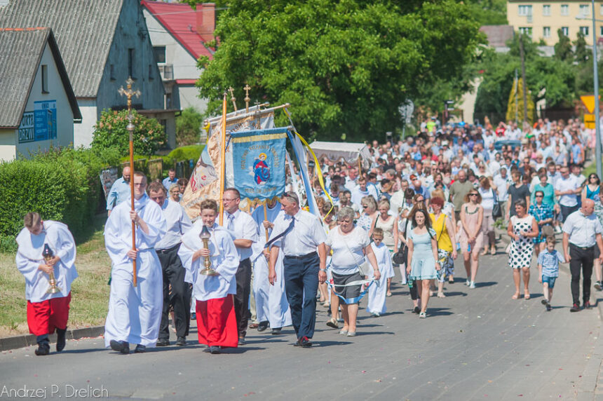 Boże Ciało w Tucholi (ZDJĘCIA)