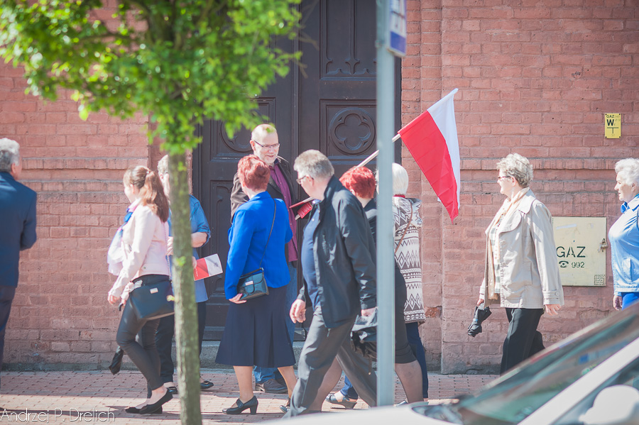 Manifestowali przywiązanie do Konstytucji i rozdawali ulotki (ZDJĘCIA)