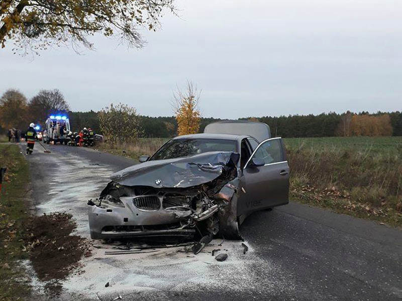 Zderzenie dwóch aut w Wełpinie (ZDJĘCIA)