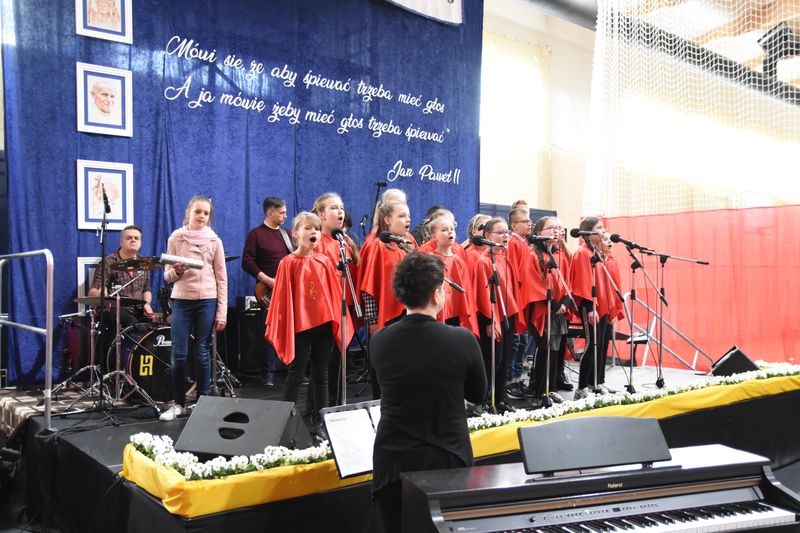 III Festiwal Piosenki Papieskiej w Starej Kiszewie (ZDJĘCIA)
