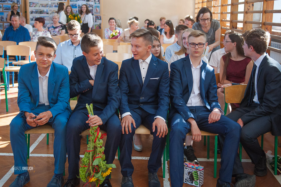 Podstawówki żegnały ósmoklasistów (ZDJĘCIA)