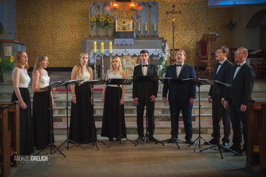 Owacje na stojąco na inauguracyjnym koncercie Międzynarodowego Letniego Festiwalu Organowego w Tucholi (ZDJĘCIA)