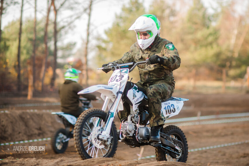 Zawody motocrossowe w Plaskoszu