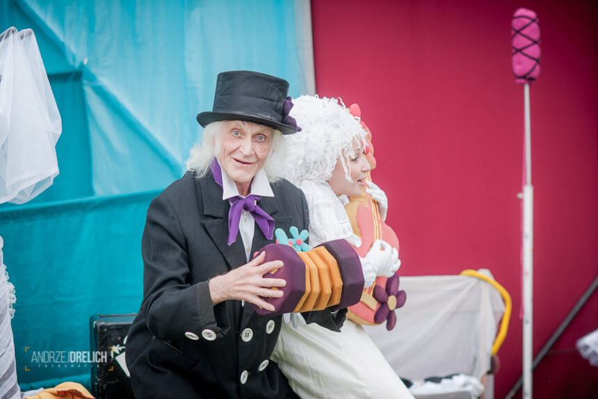 Dwa spektakle teatralne w Parku Zamkowym (ZDJĘCIA)