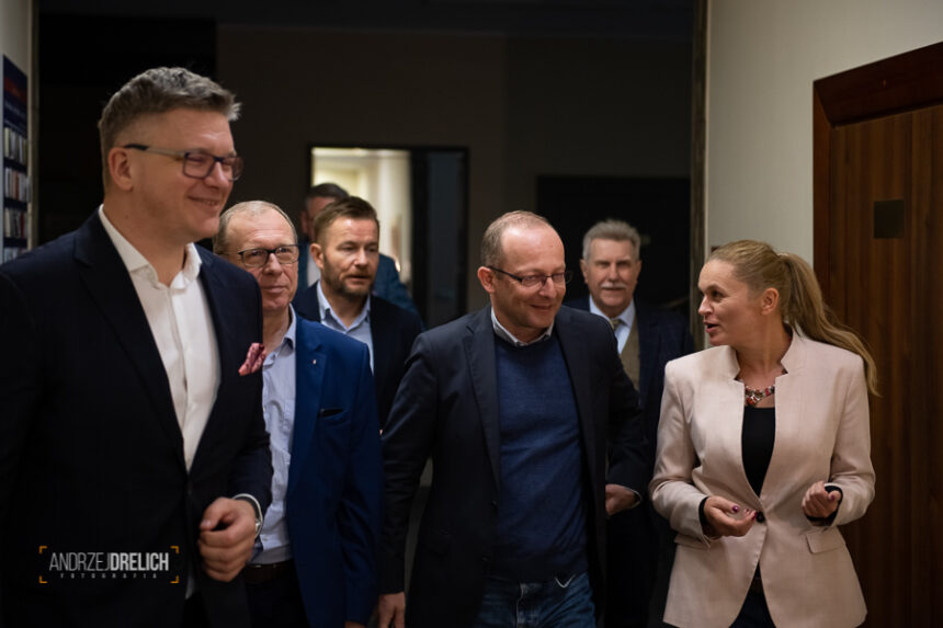 Prekampania w Tucholi – parlamentarzyści PO na spotkaniach z mieszkańcami (ZDJĘCIA)