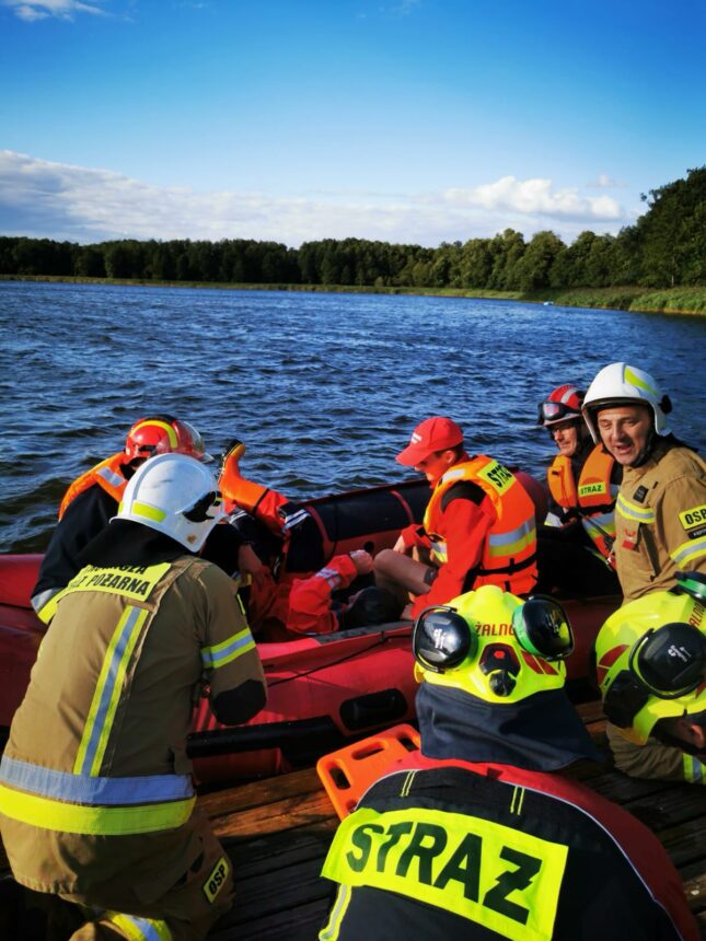 Ćwiczenia ratownicze na wodzie w Kęsowie (ZDJĘCIA)