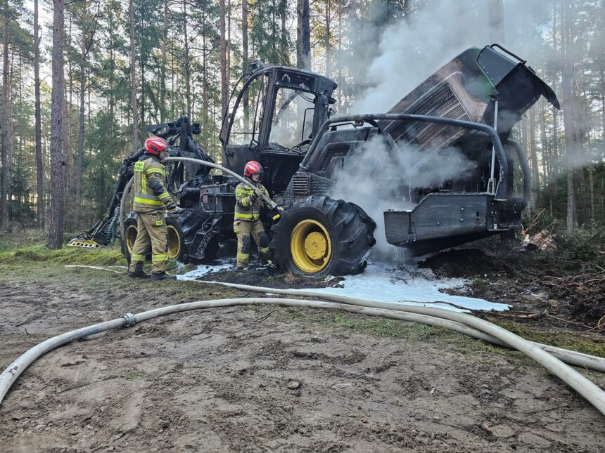 Pożar w Nadleśnictwie Tuchola. Spłonął harwester
