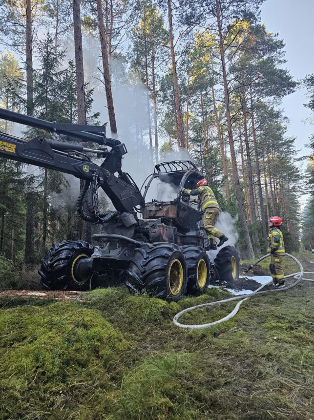 Pożar w Nadleśnictwie Tuchola. Spłonął harwester