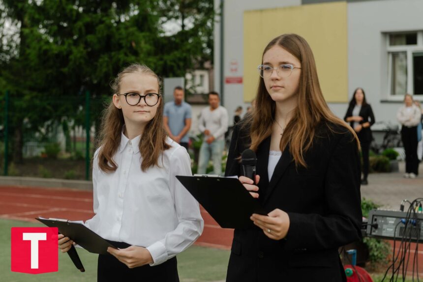 Rok szkolny rozpoczęli z burmistrzem (ZDJĘCIA)