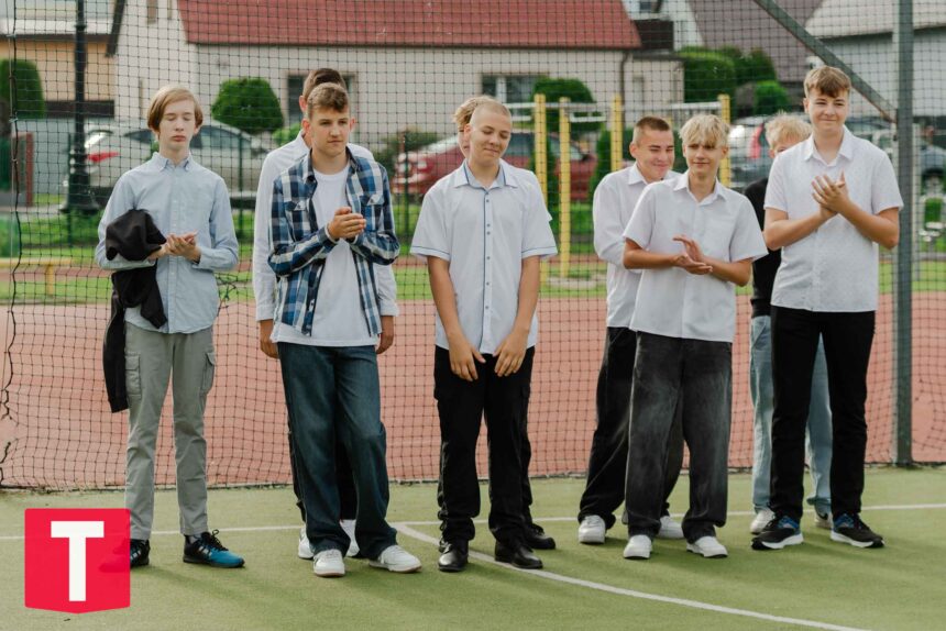 Rok szkolny rozpoczęli z burmistrzem (ZDJĘCIA)