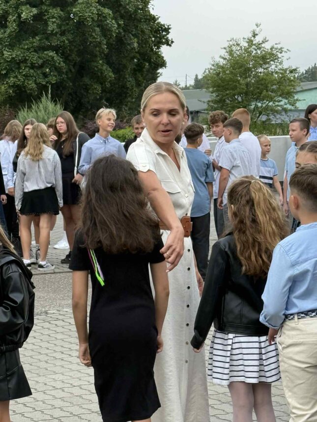 Pierwszy dzwonek w szkole w Rudzkim Moście (ZDJĘCIA)