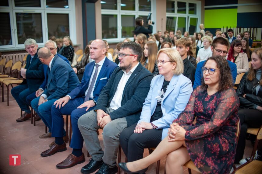 Najlepsi z najlepszych ze stypendiami  starosty (ZDJĘCIA)