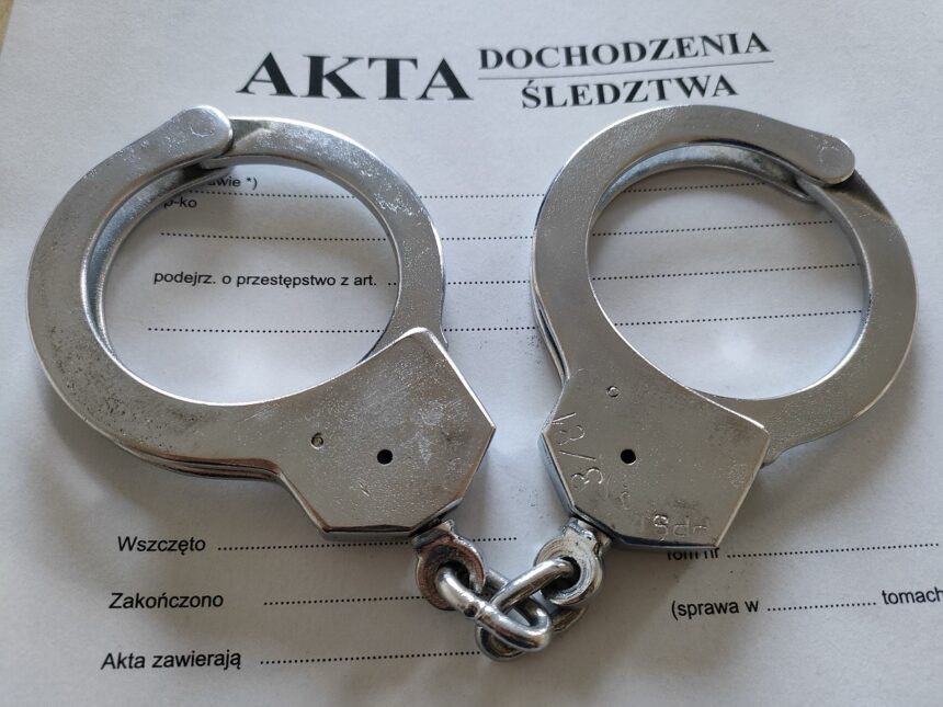 Kierował autem pomimo sądowym zakazom i posiadał narkotyki