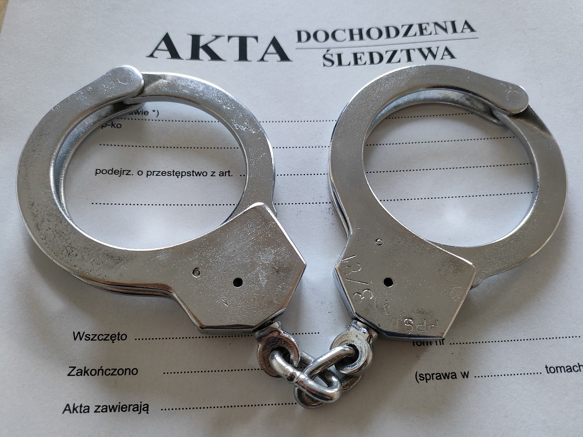 Kierował autem pomimo sądowym zakazom i posiadał narkotyki