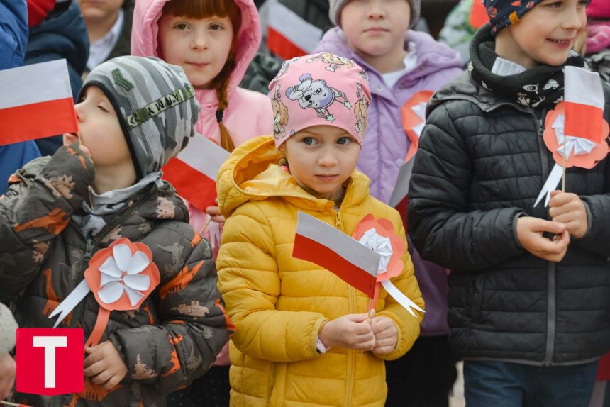 Patriotyczny spacer na tucholskim rynku (ZDJĘCIA)