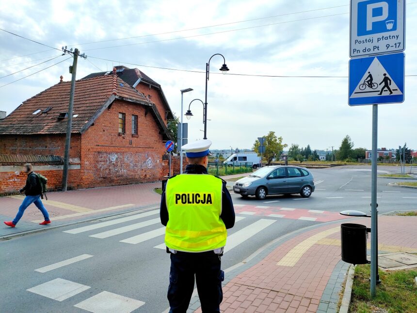 Policjanci przypominają o bezpieczeństwie pieszych