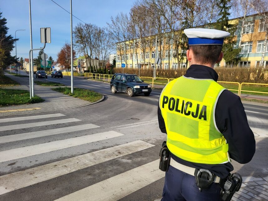 Policjanci przypominają o bezpieczeństwie pieszych