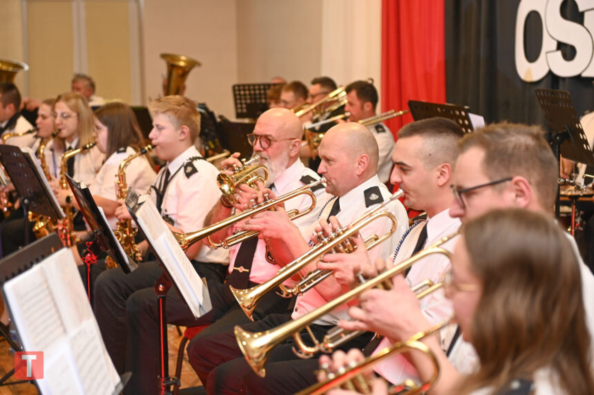 Muzyczny jubileusz w Bysławiu. 15 lat orkiestry i świętowanie Niepodległości (ZDJĘCIA)